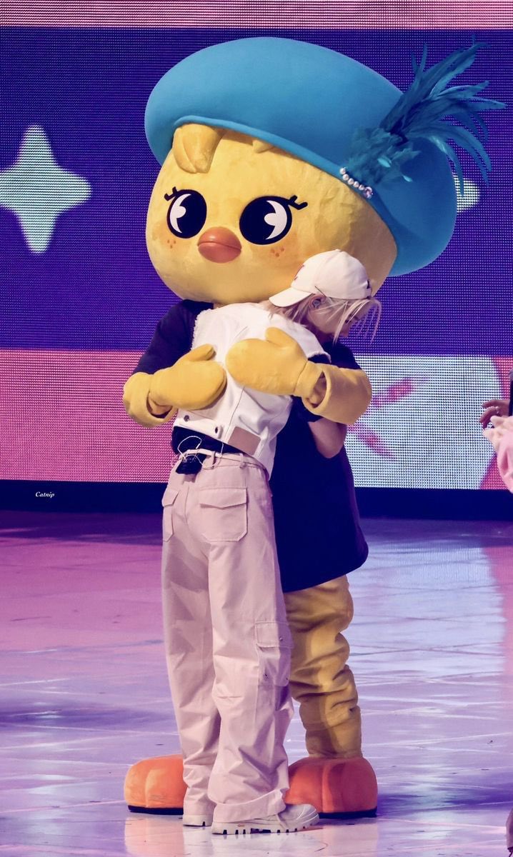 kitty1ee's tweet photo. 용복이 안아 용복이 지켜 용복이 사랑해 https://t.co/UQ6FAtpH1k