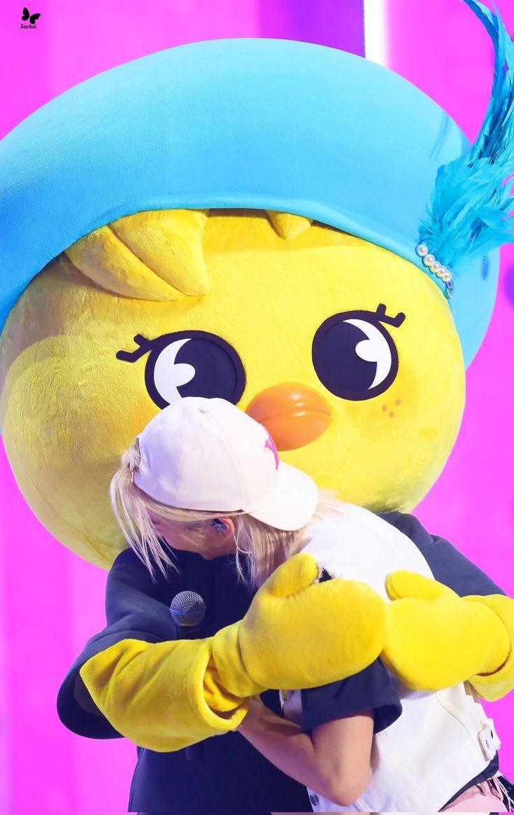 kitty1ee's tweet photo. 용복이 안아 용복이 지켜 용복이 사랑해 https://t.co/UQ6FAtpH1k