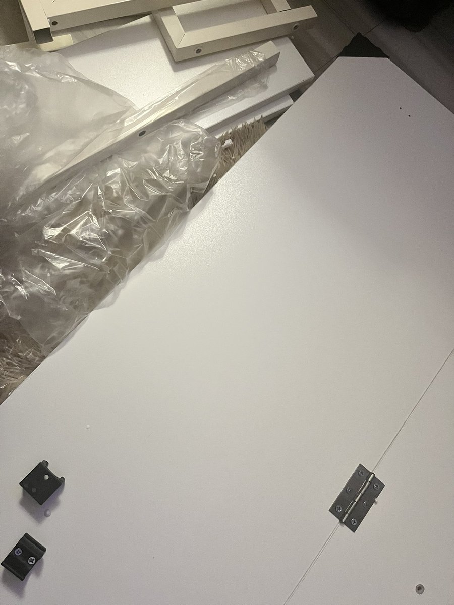 nayacinx's tweet photo. got distracted; assembling my new foldable side table na lang 😭 https://t.co/Tvc3WpfOAf
