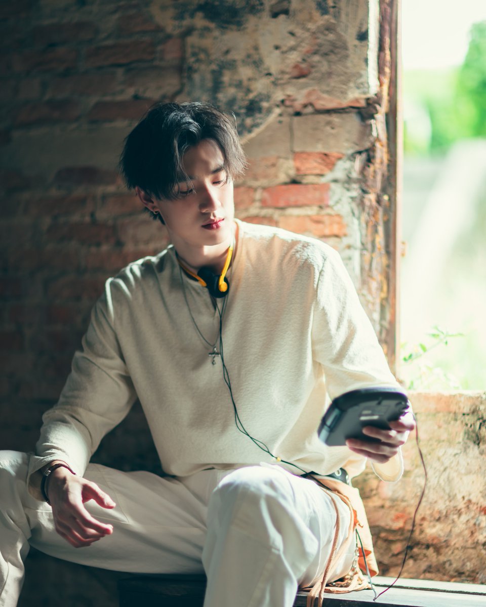 MrKillSeries's tweet photo. คืนนี้สืบคดีกันแล้วอย่าลืมมาฟังมาเพลงเพราะๆ กันน้า ผมบอกเลยว่าใครยังไม่ได้ฟังนี่พลาดมาก!!🎵✨ #OurNameMV 

Our name (เสียงของเงา)​ Ost. Mr.Kill มังงะสั่งตาย - Tee Teeradech
📍MV out now on YouTube : GMMTV RECORDS
🎥 : https://t.co/IuC00ahass

“Mr.Kill มังงะสั่งตาย” 📓🚨
ทุกวันอังคาร เวลา 20:30 น. ดูทีวี ช่อง GMM25
ดูย้อนหลัง แอป oneD ที่เดียว เวลา 21:30 น.
#MrKillSeriesEP9 #GMMTV
@vitheepanich @dew_jsu