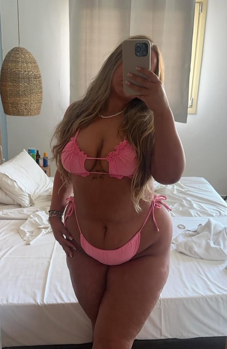 CurvesOnCurves1's tweet photo. We love a sexy PAWG😅 Especially when they’re in a bikini😍
Imagine how that body moves when she’s taking BBC😫😍🍆🖤‼️
#wankchat #cuck #irl #ukchav #irl #nsfw #wank #pawg #chav #goon #uk #girlfriend #PawgBBC #chubby #slut https://t.co/tuNdggXy8r
