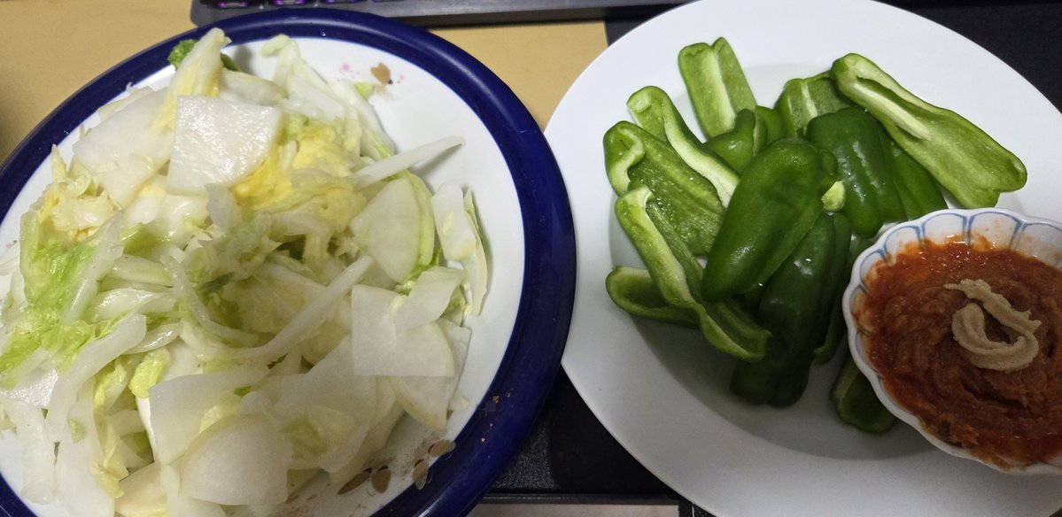 eniqro's tweet photo. 精進料理かな https://t.co/BEb38Xa90L