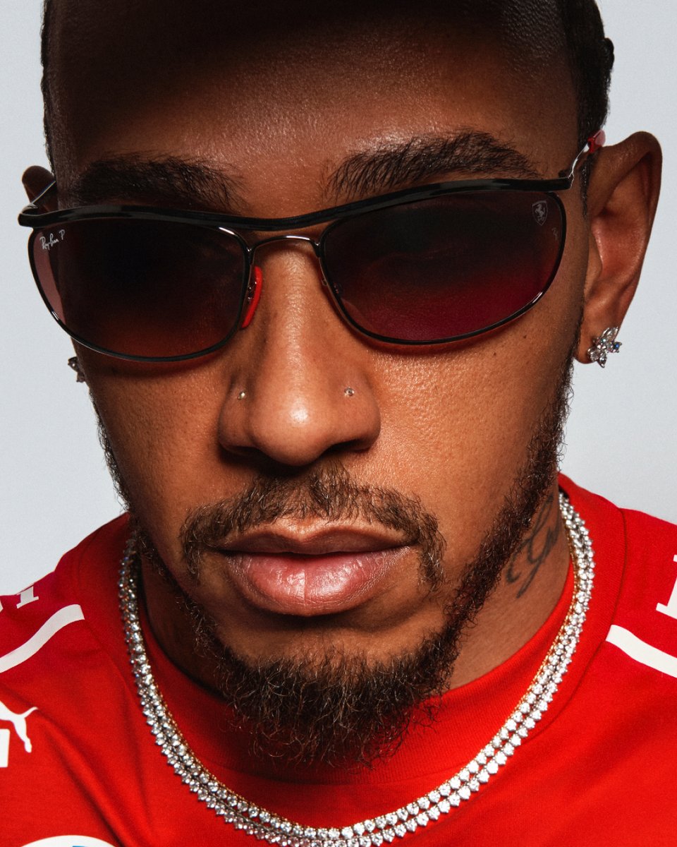 ray_ban's tweet photo. This iconic design pays tribute to Scuderia Ferrari HP’s home race and legendary driver Michael Schumacher.​ 

Red-grey gradient wraparound lenses and a slim metal design to celebrate the Temple of Speed. https://t.co/xColMbbjb2