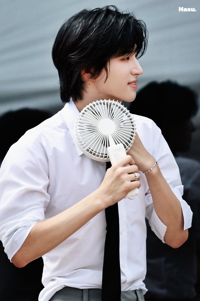 harutohasu322's tweet photo. 260829 에이엔 음중 미팬

그날 너무 좋앙

#에이엔 #AEN #エイエン
#하루토 #HARUTO #ハルト https://t.co/DunTQrlFpY