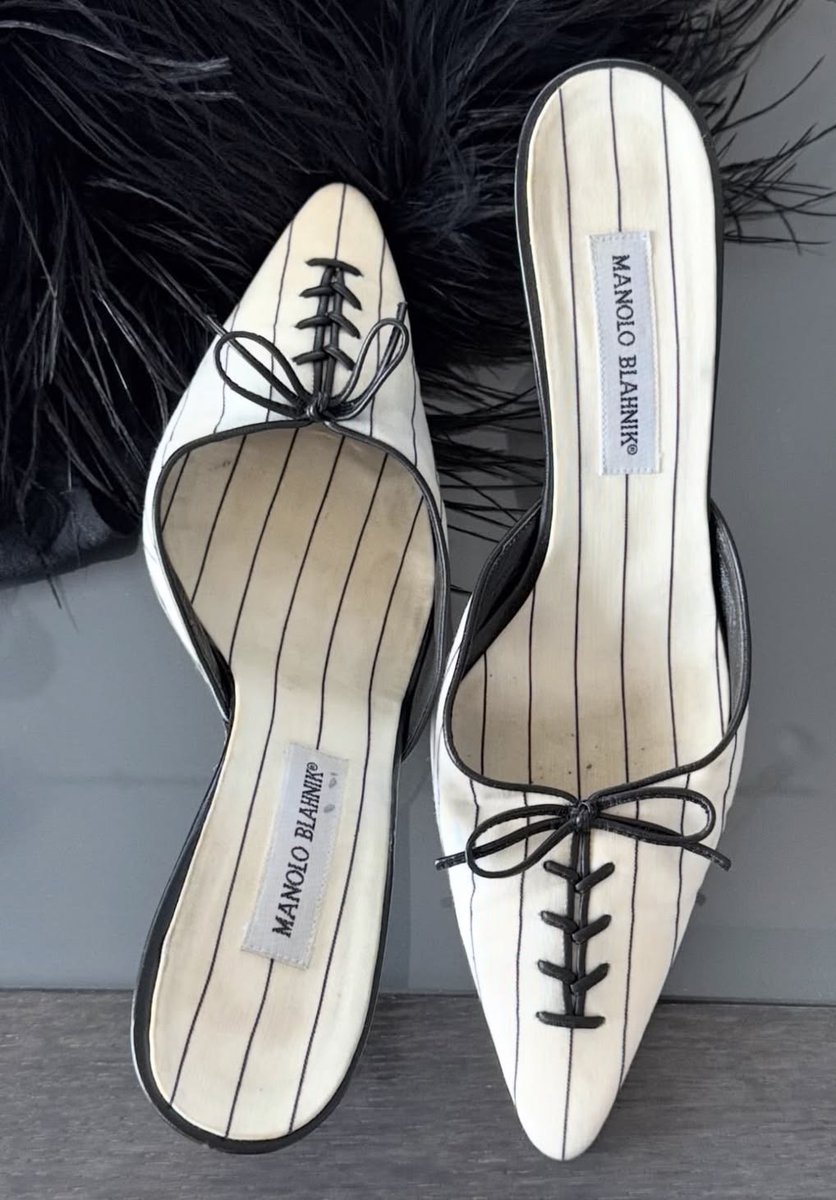 galactayoms's tweet photo. obsessed with manolo blahnik heels https://t.co/WIiShNJJKI
