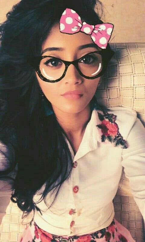 planetshivangi's tweet photo. 📢: #TakeMeBackTuesday
Let's take a little trip down memory lane with Shivangi's old Snapchat stories today! 🤍
#Shivangians, if you have got some too, quote-post them with the common hashtags too.
#ShivangiJoshi https://t.co/897z257Jc7