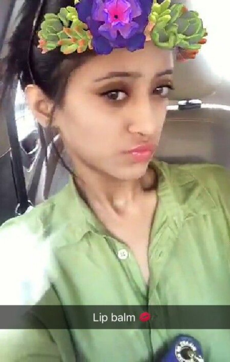 planetshivangi's tweet photo. 📢: #TakeMeBackTuesday
Let's take a little trip down memory lane with Shivangi's old Snapchat stories today! 🤍
#Shivangians, if you have got some too, quote-post them with the common hashtags too.
#ShivangiJoshi https://t.co/897z257Jc7