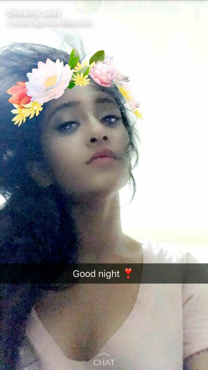 planetshivangi's tweet photo. 📢: #TakeMeBackTuesday
Let's take a little trip down memory lane with Shivangi's old Snapchat stories today! 🤍
#Shivangians, if you have got some too, quote-post them with the common hashtags too.
#ShivangiJoshi https://t.co/897z257Jc7