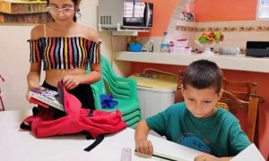 Granma_Digital's tweet photo. ✊📚🇨🇺| Nadie podrá robarnos la esperanza.

✍️ Cuando pasen los años, habrá que escribir la historia de todos los niños, padres y maestros que supieron crecerse ante las adversidades para ganar la batalla del saber.

Ver más:
https://t.co/3KmWgnc13F https://t.co/LHk5hsNY18