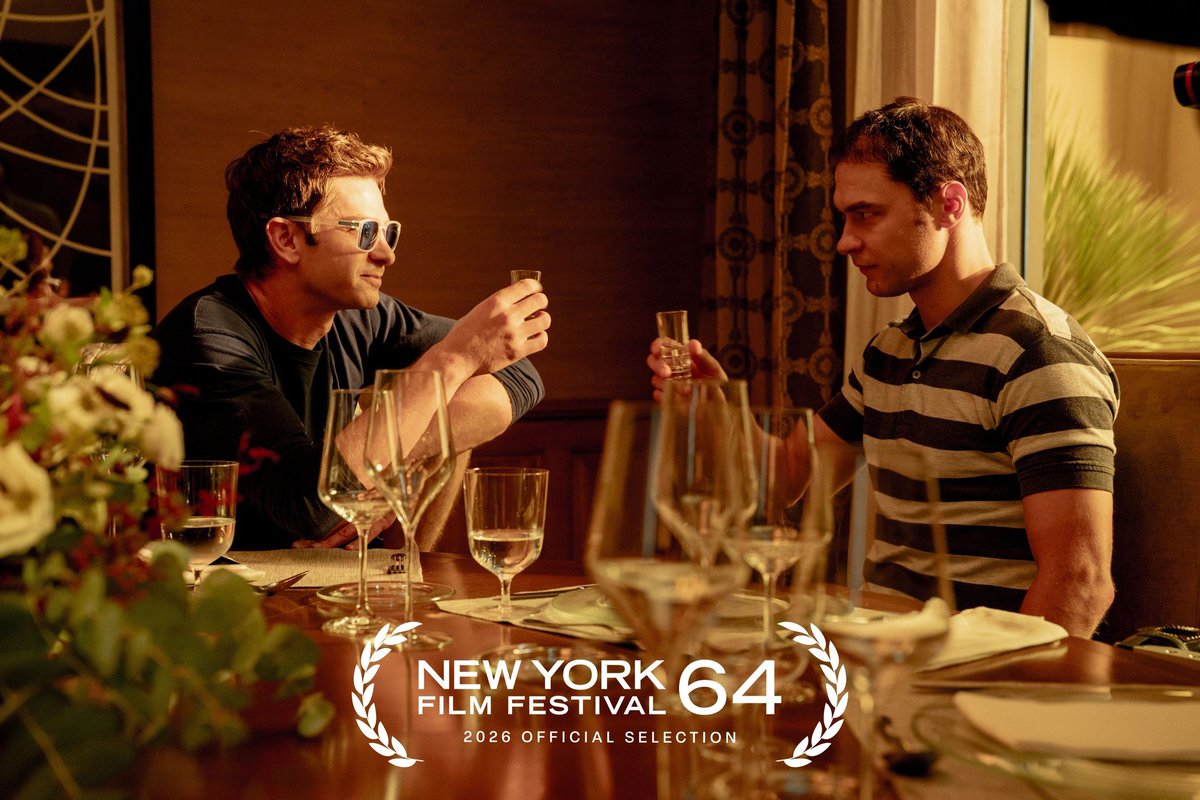 DiscussingFilm's tweet photo. First look at Luca Guadagnino's ‘ARTIFICIAL’, starring Andrew Garfield as Sam Altman.

The film follows the story involving OpenAI focused on the firing &amp; rehiring of CEO Sam Altman. https://t.co/rWhvngZaYH