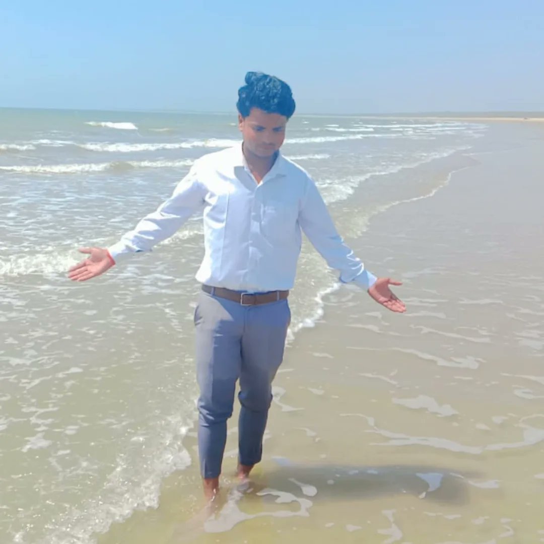gabymishouri's tweet photo. @ravi_vlogs_up_57 @official_ghanshyam_077 https://t.co/3RUcgkxXbO