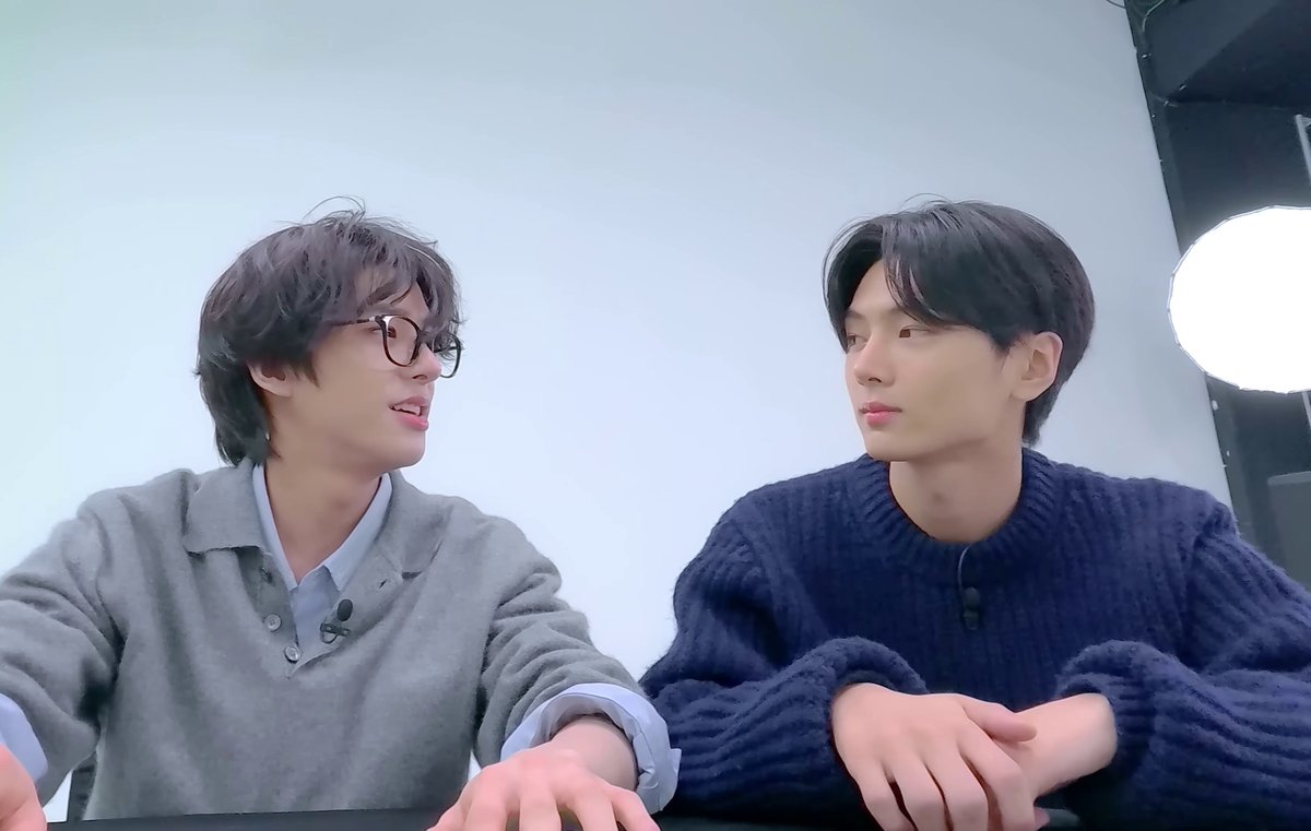 mikadesuy0i's tweet photo. มองกูทำไมเนิร์ด มองกระดานดิ

ก…ก็กระดานไม่น่ารักนี่ครับ https://t.co/6xML9iUMU2