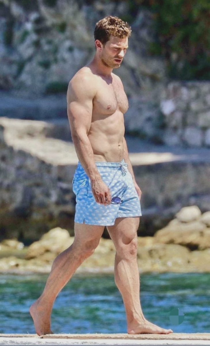DramaQueenntv's tweet photo. Jamie Dornan making a casual day by the water look too good. https://t.co/tDU93nwkFe