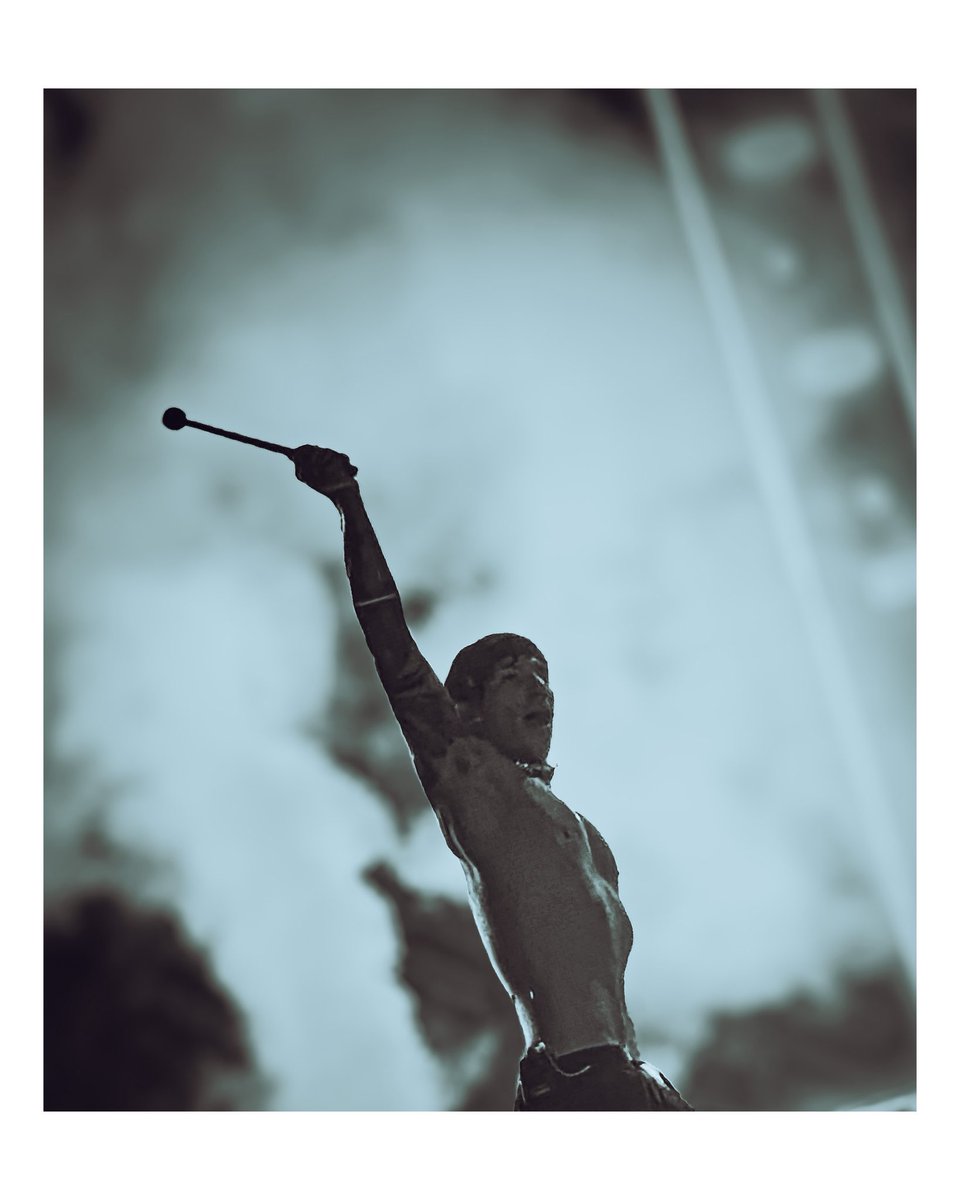 rentaIbones's tweet photo. twenty one pilots • APE, UK • 8/30/26 

📸: yours truly https://t.co/pSyD26NDKS
