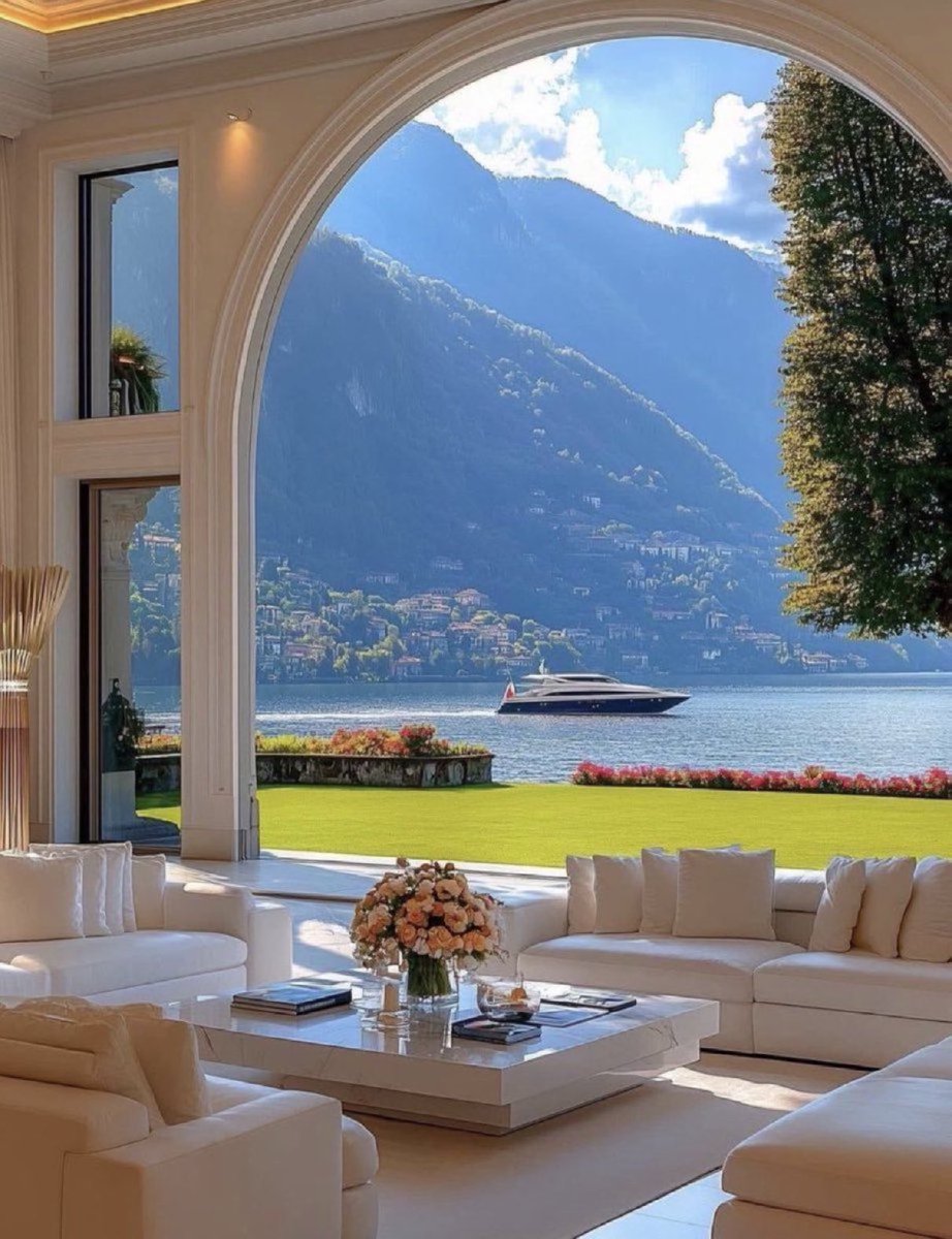 viewsoff's tweet photo. Lake Como, Italy https://t.co/qsrgKsNBsQ