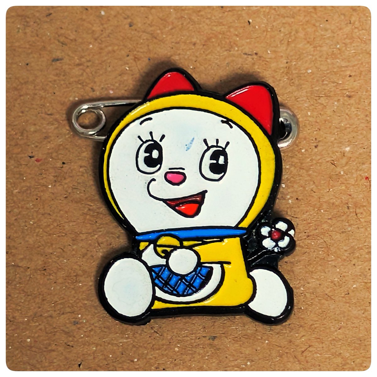 a_catlike_robot's tweet photo. 昭和のてれびくん謹製ドラミちゃんバッジ

当時は藤子プロって表記要らなかったのかしら https://t.co/Kh7yVyzWfS