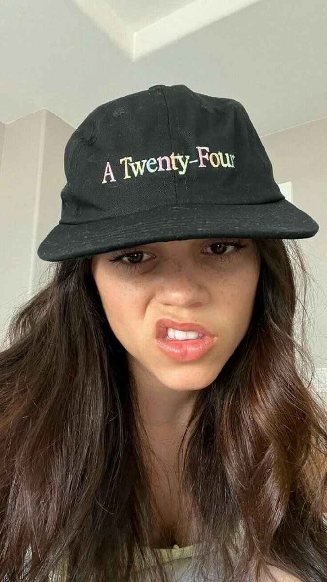 jennamarieort01's tweet photo. Just a little preview of what’s coming 🎂 https://t.co/8Qrk72I43j
