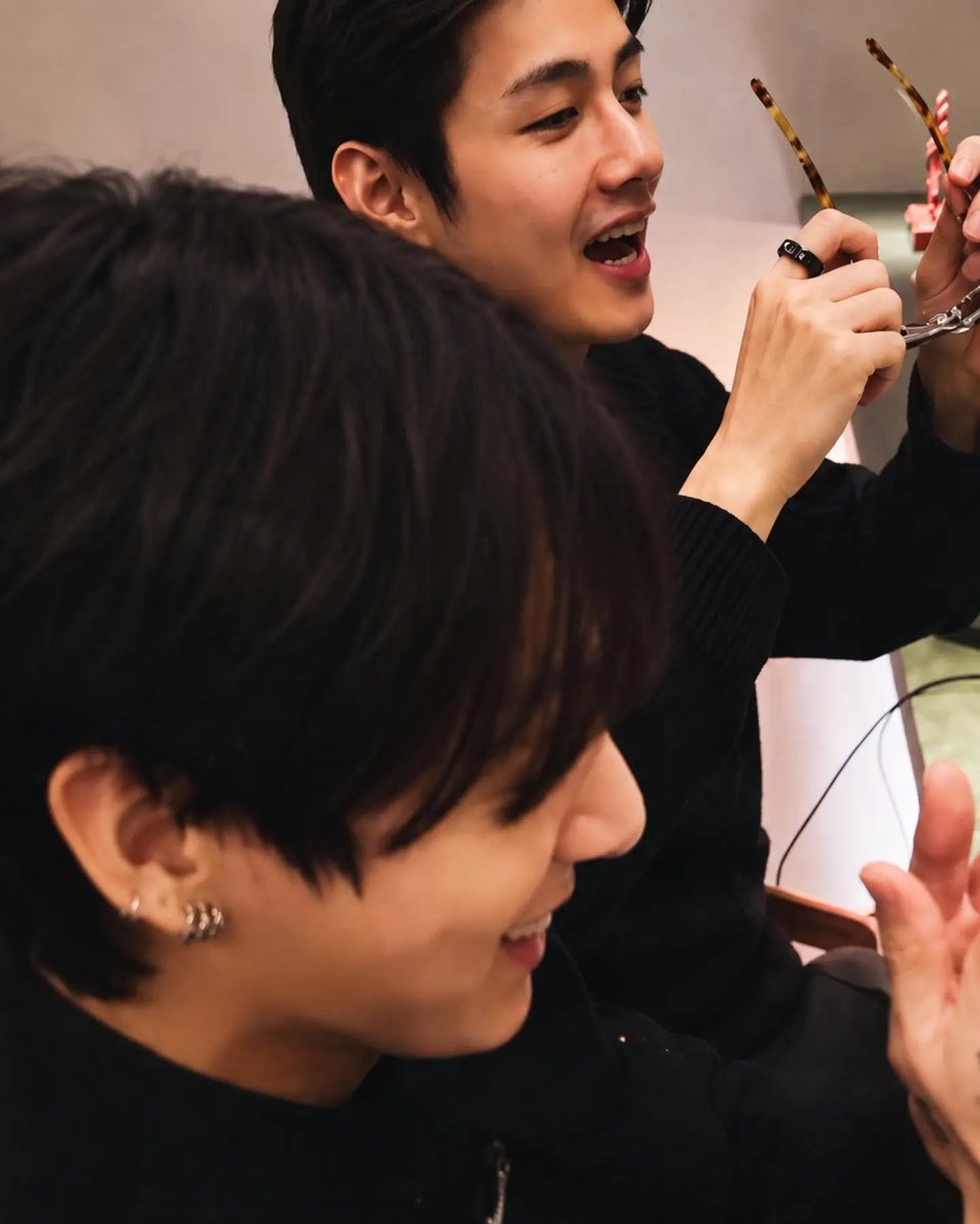 BTS_TAEHYUNGO's tweet photo. Jk 🎂 https://t.co/NcZydE2LBO