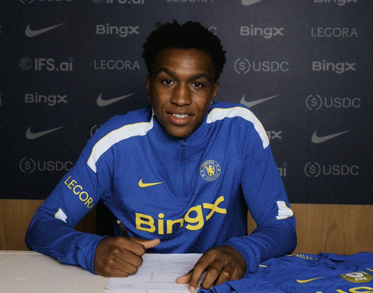 DeadlineDayLive's tweet photo. 📝 𝗗𝗘𝗔𝗟 𝗗𝗢𝗡𝗘: Chelsea have signed 18-year-old Italian defender Honest Ahanor from Atalanta for £40M. 🇮🇹🔵

Ahanor will officially join the Blues in June 2027. 

(Source: @ChelseaFC)

🚨 He is now expected to join Crystal Palace on loan for the season. 🦅🤝

(Source: @FabrizioRomano)