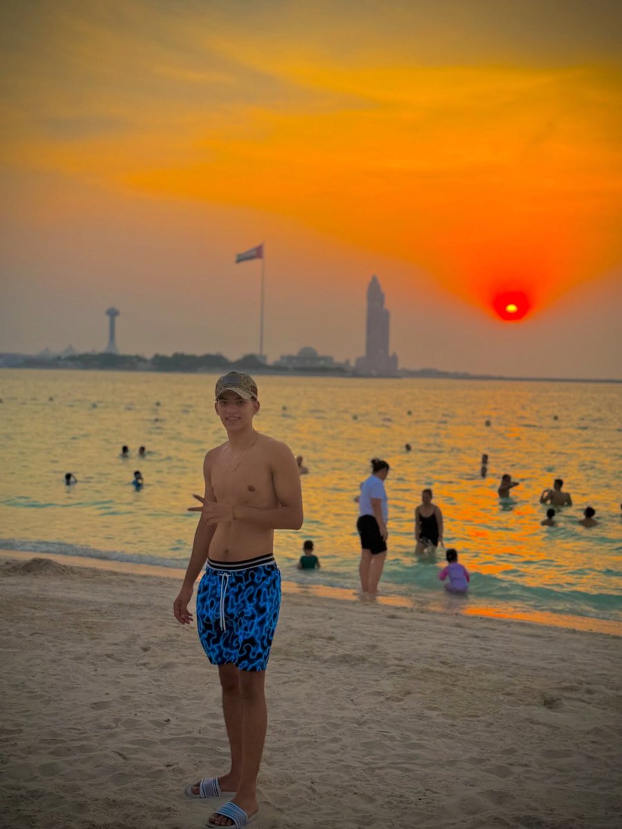 MandyNisonvanp's tweet photo. agree with all Christian doctrines), at least to myself, so I decided to start going the mosque in the near future. I told my sister so, and she told me if I do become a muslim, she will stop talking to me. My first time experiencing Islamophobe, even before converting. https://t.co/ONVuydznh1