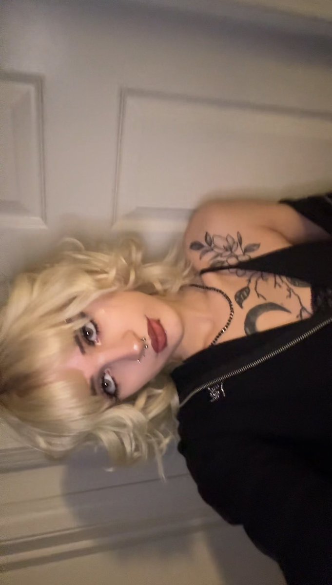 wednesdayyevans's tweet photo. i wanted to taste the raw, uncensored you https://t.co/vIgqwOJlXB