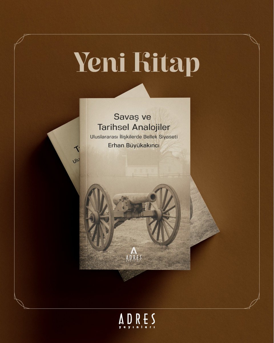 liberteyayinevi's tweet photo. "Dış politika krizlerinde liderler neden sürekli olarak "bir başka Münih" ya da "bir başka Vietnam" tartışması yapar? Erhan Büyükakıncı bu çalışmasında, savaş ve tarihsel analojilerin uluslararası ilişkilerde yalnızca birer retorik süsleme değil, karar alma süreçlerinin en derinindeki bilişsel ve siyasi mekanizmalar olduğunu göstermeye çalışmaktadır. Dış politikadaki karar alıcılar, belirsizlik ve karmaşıklık karşısında rasyonel seçim modellerinin öngördüğü gibi salt maliyet-fayda hesabıyla hareket etmez; geçmiş deneyimlerden devraldıkları zihinsel şablonlar ve kısayollarla mevcut durumu anlamlandırır, geleceğe dair kararlarını da bunlar üzerinden şekillendirirler.

Kitap, öncelikle analojik düşünme ile tarihsel analojiler arasındaki ayrımı netleştirmeyi amaçlamaktadır. Bunu yaparken bu araçların aynı anda hem bilişsel bir kısayol hem de stratejik bir meşrulaştırma aracı olarak nasıl işlediğini ortaya koyar. Bu çifte karakterin analojileri neden bu denli güçlü ve aynı zamanda bu denli sorunlu kıldığı ise çalışmanın merkezî sorularından birini oluşturur. Yazar, Churchill'den Mao'ya farklı lider tipolojilerinin analoji kullanma biçimlerini karşılaştırırken bu bireysel tercihlerin kurumsal bellek ve örgütsel kültür tarafından nasıl sınırlandırıldığını ve yönlendirildiğini de göstermeyi arzular.

Siyasal psikoloji, dış politika analizi ve kolektif bellek kuramını bir araya getiren çok katmanlı bu kuramsal çerçeve, on bir bölümlük çalışmanın zeminini oluşturur ve okuru yedi çarpıcı vaka etüdüne taşır: Münih'in yatıştırma siyasetinden Pearl Harbor'ın şok saldırısına, Hiroşima-Nagazaki'nin atom bombası travmasından Vietnam Sendromu'na, Afganistan'ın "imparatorluklar mezarlığı" metaforundan Apartheid'ın küresel tartışmalarına ve 1389/1999 Kosova Savaşı'nın çoklu ve çatışmalı belleklerine uzanan bu yolculuk; zaferlerin nasıl pekiştirici, travmaların ise nasıl zorlayıcı bir güçle siyasî kararları biçimlendirdiğini gözler önüne serer.

Burada mesele, geçmişin kendisini tekrarlaması değildir. Asıl soru şudur: Hangi geçmiş, kimin tarafından, hangi amaçla ve hangi bedelle yeniden çağrılmaktadır? Walter Benjamin'in "Tarihin meleği" imgesinde olduğu gibi, siyasî aktörler geleceğe ilerlerken yüzleri hep geçmişe dönüktür. Önlerinde yığılan enkazın hangi parçasının görünür kılındığı, hangisinin unutturulduğu ise en sessiz ama en kalıcı siyasî iktidar biçimidir.

Savaş ve Tarihsel Analojiler, bugünün krizlerini anlamak isteyen her okura, geçmişin dış politikayı nasıl sessizce ama kalıcı biçimde yönettiğini gösteren özgün bir çerçeve sunar. Ve işte o enkazı göstermek, okuru bir daha aynı gözle bakamayacağı bir farkındalığa taşımak bu çalışmanın temel çabasıdır."

📚Savaş ve Tarihsel Analojiler
Uluslararası İlişkilerde Bellek Siyaseti
🖊Erhan Büyükakıncı

Kitabın örnek sayfalarına ulaşmak için 👇 
 https://t.co/RsyqU2fXDL

#savaş #dışpoltika #sosyoloji #erhanbüyükakıncı #yenikitap