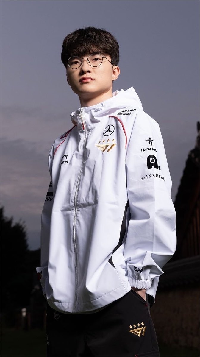 heartdoran's tweet photo. already thinking about faker in white worlds uniform😮‍💨 https://t.co/PDpZtML4kF