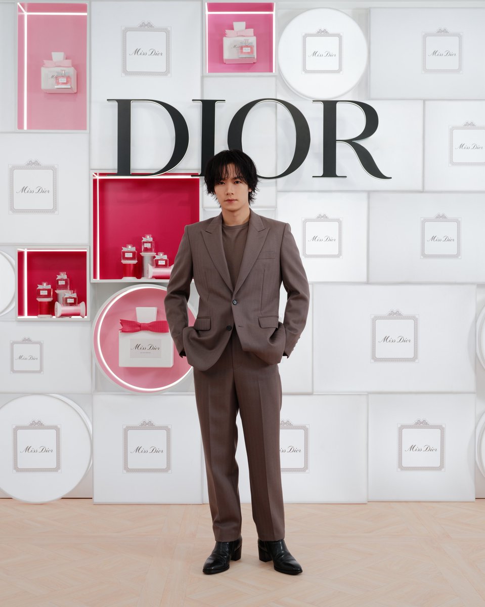 CultureCruise's tweet photo. [Focus]

Dior新フレグランス
ローンチ記念イベントを開催💐

アンバサダーの山下智久や
川村壱馬(THE RAMPAGE)
木村柾哉, 佐野雄大(INI)
NAOYA (MAZZEL)らが来場

🔗https://t.co/OcsLkzeFhS

#ミスディオール https://t.co/2nF1SrAmez