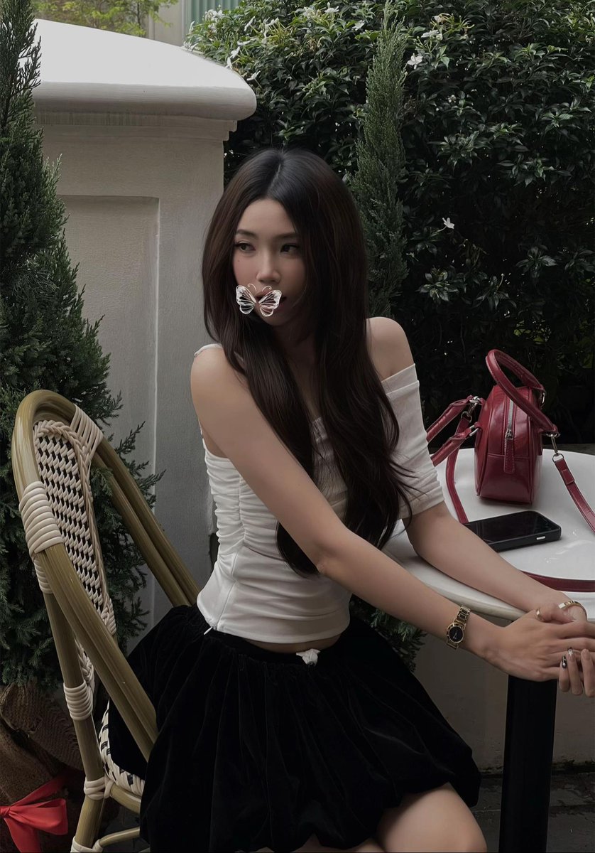 ColeneMycrsk8's tweet photo. it is fascinating how we spend so much energy projecting a version of ourselves that even we wouldn't invite to dinner, but i suppose that is life. https://t.co/zHcVUY5N3u
