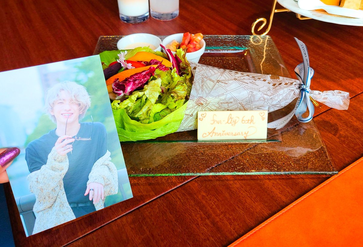 11031221m's tweet photo. 祝！6周年おめでとうございます💗

今年もシャインマスカットとメロンのアフタヌーンティーでお祝いしてきました！しんどいときに癒される場所、もうちょっとがんばろうと思える場所。毎日の希望。いつもありがとうございます！ずっと大好きです！！！

#前田公輝 さん☀️
#fan_ily
#単独FC開設記念日 https://t.co/edZemw1tvF