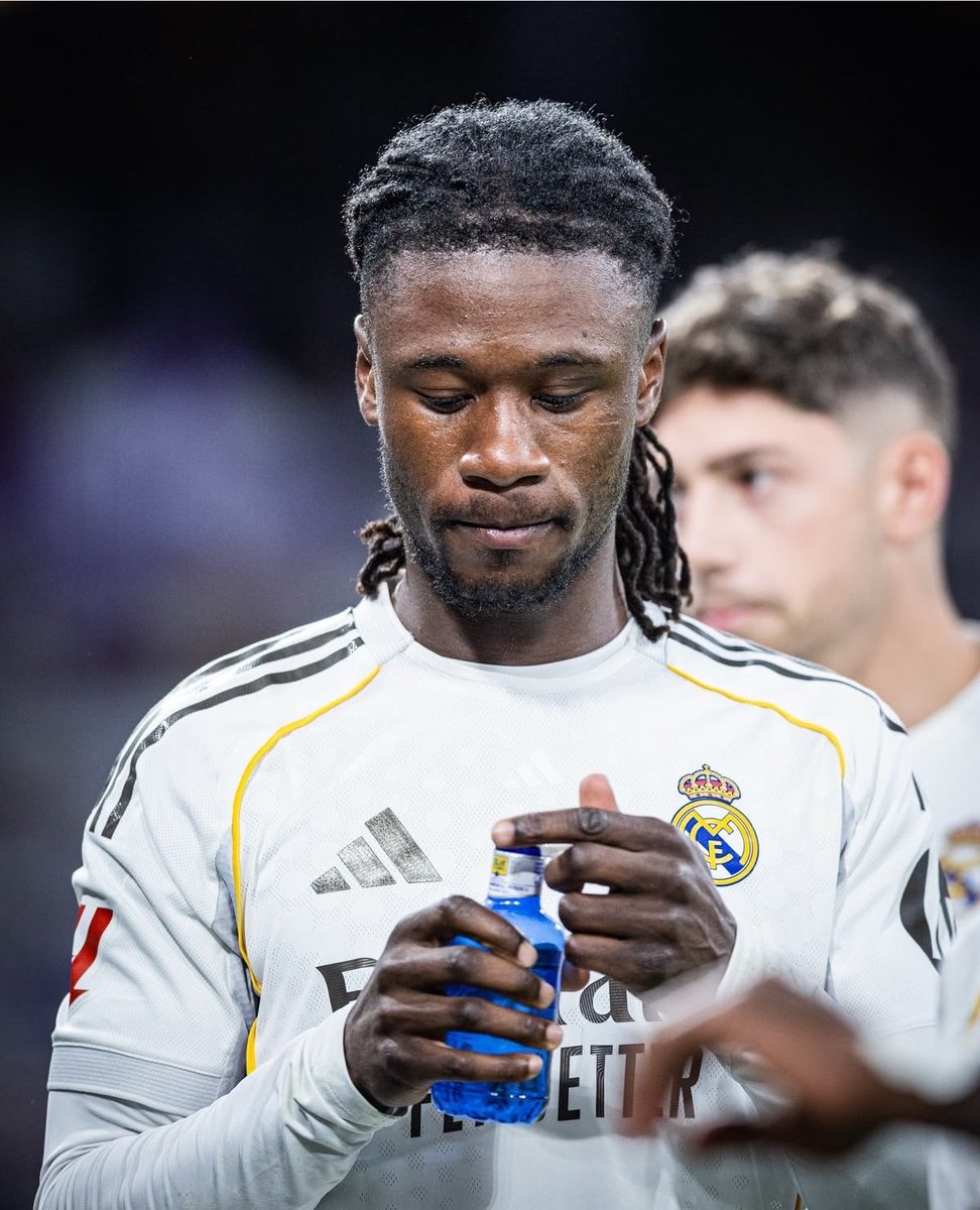 Tobs_fc's tweet photo. 🚨 STAT:  Xavi Espart has more Laliga assists this season alone than Camavinga has in his last 3 seasons combined. 

New position unlocked. 😭 https://t.co/FxeAOJyByk