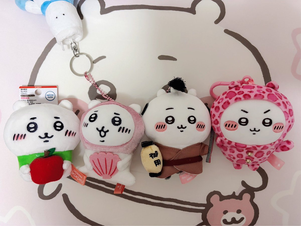 ymdnon's tweet photo. りんごちいちゃんを貰ったんだけどご当地土産物シリーズのちいかわアプデされてない感じが大好き https://t.co/vappeudfNq