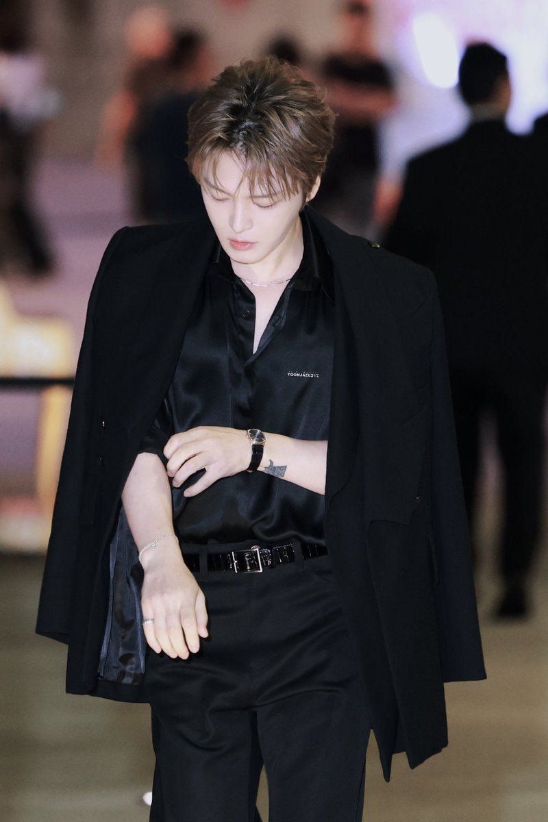 YUNJAELOVEBAR's tweet photo. 260901 SEOUL FASHION WEEK2027 SS 

金在中闪耀首尔时装周🪩

#김재중 #ジェジュン #金在中 #J_JUN #jaejoong #재중 #kimjaejoong https://t.co/bbDlawXMGa