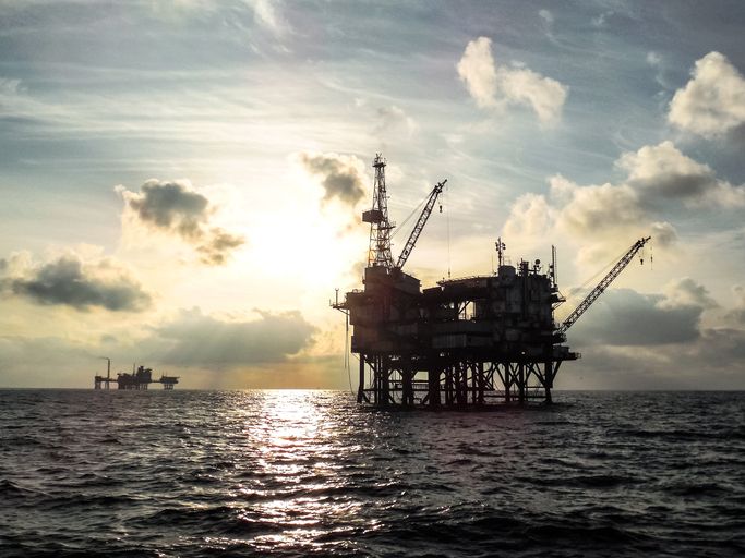 StrathBusiness's tweet photo. In considering a return to North Sea exploration, Dr David Comerford discusses five arguments relating to climate and clean energy: one’s bad; two provide a genuine case for limited additional production; and two strengthen the case against it. Read more in today's blog: https://t.co/XM2xlZflwW