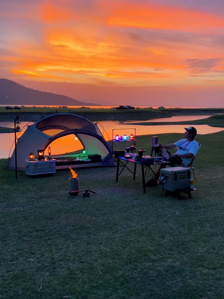 ameln322580's tweet photo. [Woke up to crisp mountain air and a sunrise that painted the lake gold. Best weekend reset ever  #CampLife] https://t.co/1IYuEIn5WV