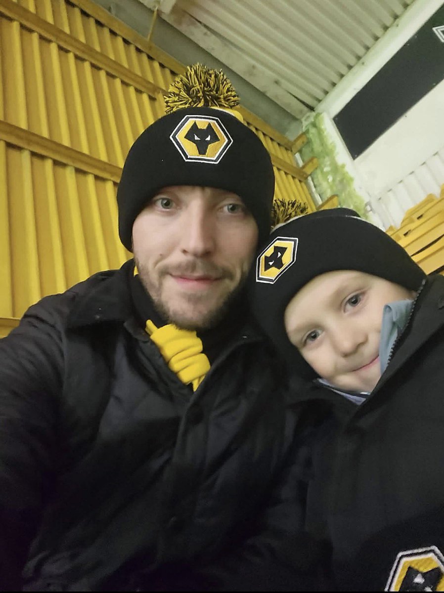 KyleCarnell7's tweet photo. Calling all Wolves fans: this is Alex Russell, a really close friend of mine who went missing for 6 days and sadly was found having died at the young age of 33, leaving 2 kids behind, I want to arrange a minute applause at the next home game, please repost😣 #wwfc #wolves #efl https://t.co/6vzhIOAlqv