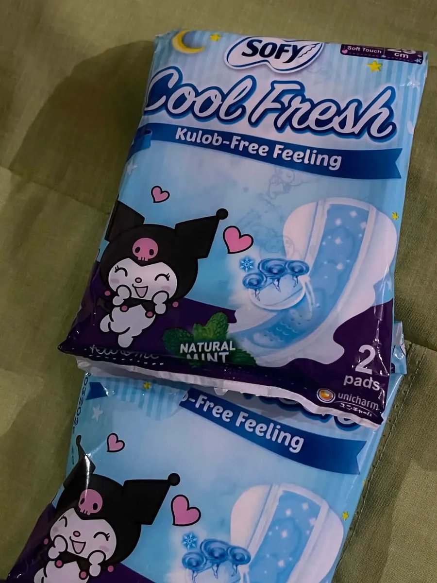 alluraxxsss's tweet photo. VAKLAA pina try sakin ni mother earth yung na bili niyang napkin sa osave tig 5 php lang daw per pack tapos may cooling effect daw, so since i got curious nag try si vavae. ayun ending nagka SALONPAS SA KIFFY￼ https://t.co/21hPLuG2NT