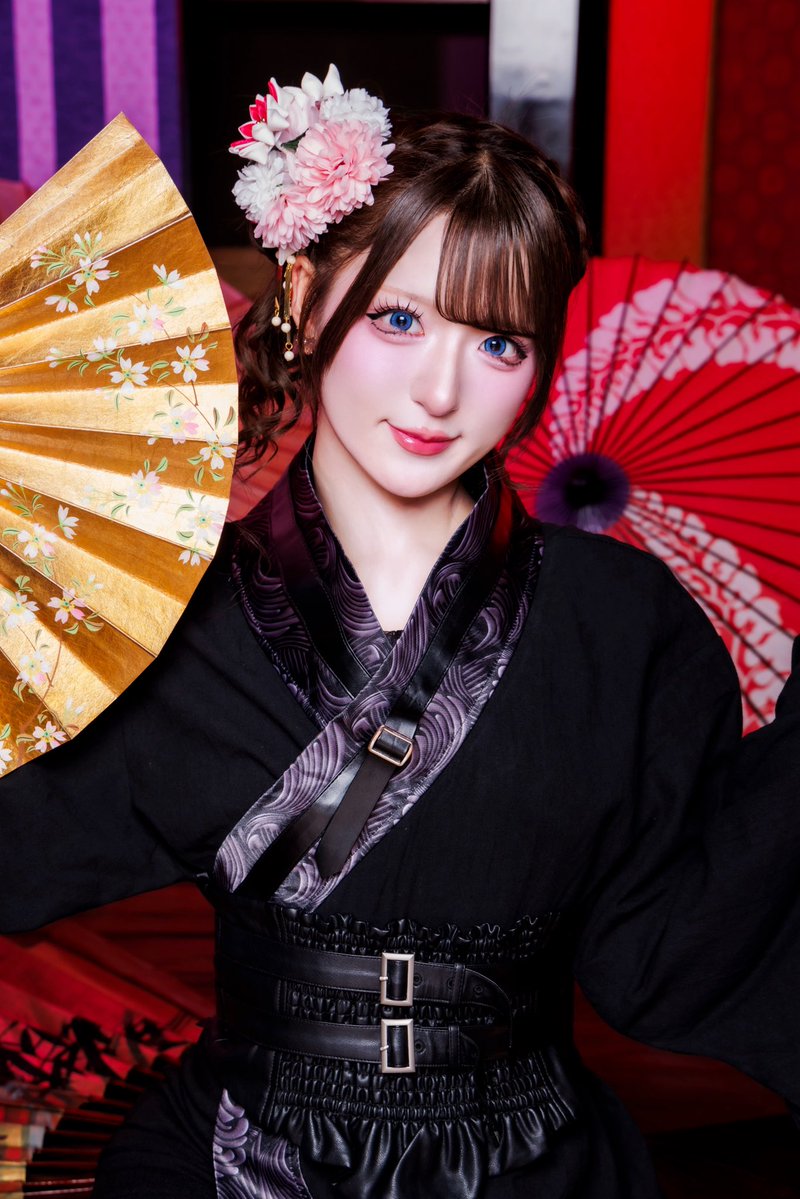 _DaTuRaOfficial's tweet photo. ━━━ 『🪭百戦錬磨🏮』 ━━━

壱ノ花
【 恋ヶ崎かのん 】

甘美なる花ほど、深い毒を宿す。

此度の宴を彩る五輪の花。
一輪目、開花。

━━━━━━━━━━━ https://t.co/RqNdYdpVFV