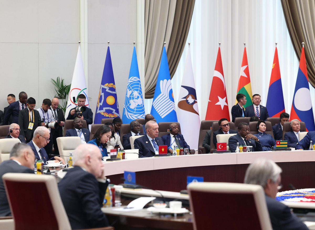 tcbestepe's tweet photo. “Şanghay İşbirliği Teşkilatı, çok kutuplu düzenin vazgeçilmez unsurlarından biridir” https://t.co/dfS9fbV31o https://t.co/4OdBkWNgZ7