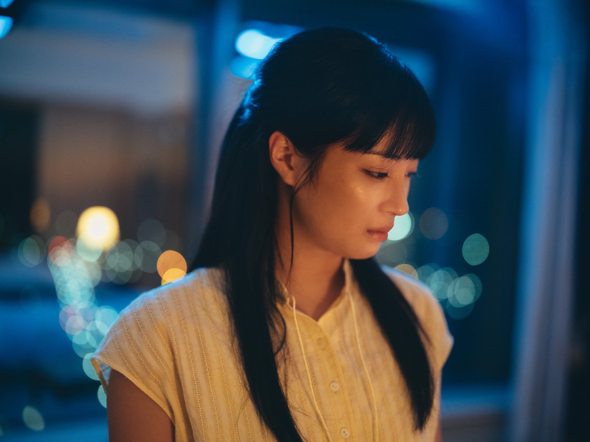 nanji_movie's tweet photo. ⠀    ⠀ 𝐶𝐻𝐴𝑅𝐴𝐶𝑇𝐸𝑅 .˖⭐︎
━ 井上暁海／#広瀬すず ━
⠀
瀬戸内の島で育ち、
苦労しながらもいつか自分の力で
出てゆきたいと夢見ている。
⠀
瞳子を通じて刺繍に惹かれていく。
⠀
#汝星のごとく 10.9(金)公開 https://t.co/fteKELKIGb