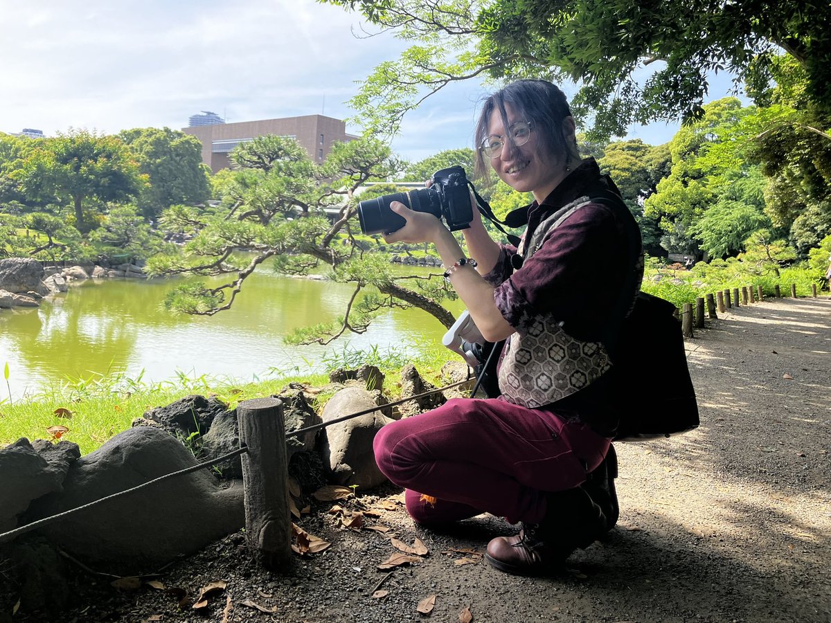osha_kai's tweet photo. 10/31 蔵前  #おしゃ会9  NEWS！🎉
オシャリカ・パンプク・パシャ・ラン・ルー！🪄

1Fで本格ポートレート撮影【事前予約制】を担当する
プロカメラマン（スタッフ）をご紹介します☺️📸

担当カメラマンの希望は指名料なし、先着順で受付中✨ 

どちらのカメラマンでも、「全身コーディネート」は必須、主にファッションを綺麗に撮影、など「おしゃれ」を重視した撮影を行います。

また、申込後に「撮影カルテ」に希望イメージを書いていただき、イメージをなるべく叶える撮影に取り組みます。カメラマンの世界観一色で撮影されてしまう.. ということはなるべく避けるように心がけています。

各カメラマンの作品が掲載されているインスタグラムは参考までにご覧ください。

・撮影チーフ/おしゃ会9実行委員
長谷川栄介 写真1,3枚目 
@eisukehasegawa
IG https://t.co/eecy97dUDO

・おしゃ会1,2,3,4でも撮影！
Kazuki Masuda 写真2枚目 
@kzms_photo
IG https://t.co/99Va2VZfQq

撮影予約は12:00〜18:00 
・20分枠（10分撮影＋カウンセリング・データ確認）
・30分枠（20分撮影＋カウンセリング・データ確認）

ツーショットプランもありますよ！
希望する方はヘアメイクオプションもつけられます（男性も歓迎！）

撮影順整理の都合上【一次締切は9/20】です
希望時間で撮影したい方は、ぜひお早めにお申し込みください✨

おしゃれ・おしゃしん・おしゃれを楽しむ
「おしゃ会」は自己表現フェス！❤️‍🔥

あなたの「好き」や「世界観」を見せていただけることを、運営及び撮影スタッフも心よりお待ちしております📸

10/31 #おしゃ会9 東京蔵前 スタジオコフ
和装・洋装・妖装・仮装いずれも歓迎！👘👗👹👻

🔻詳細・撮影予約はリプライ欄からWEBサイトへ