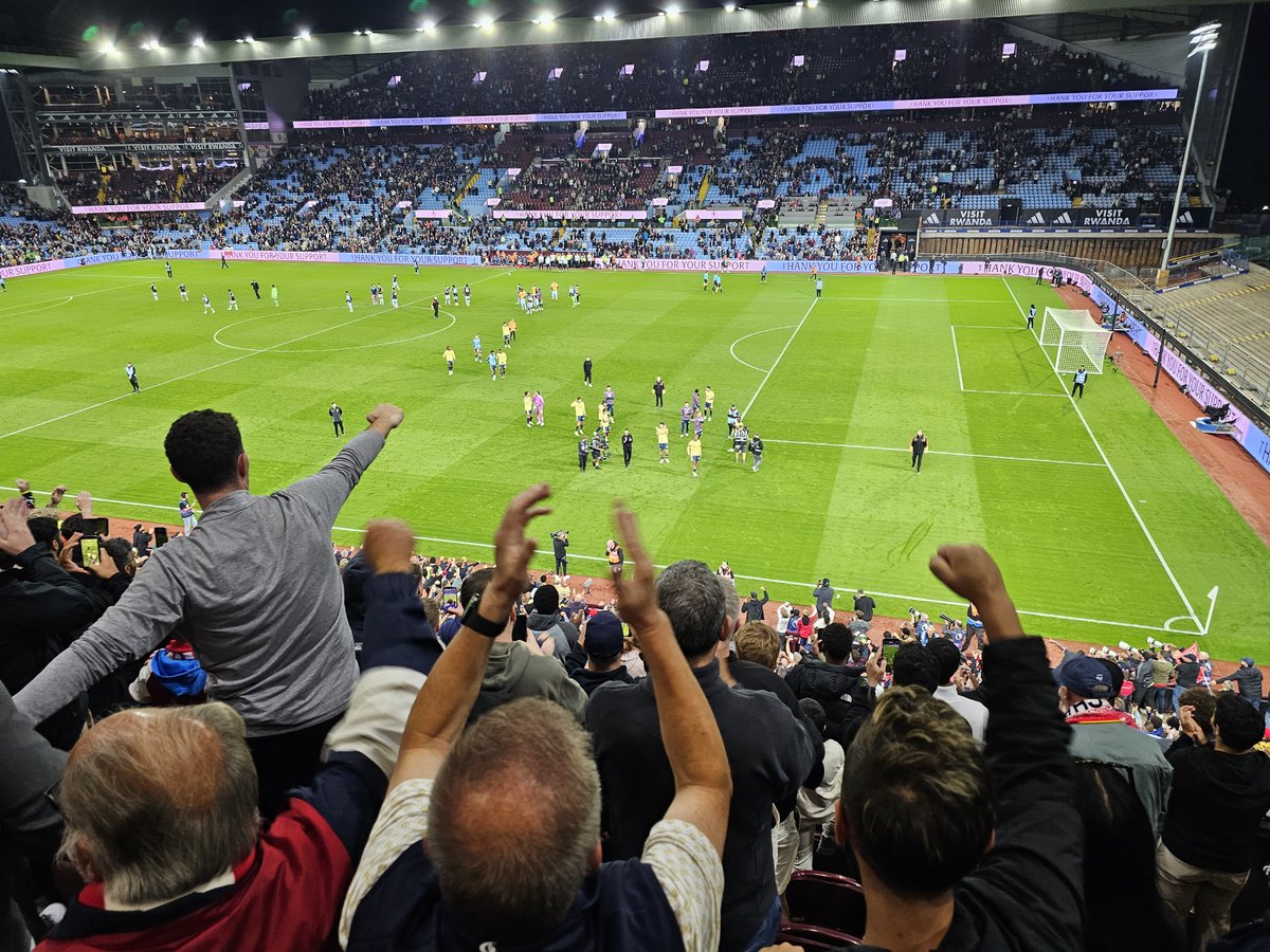 AndyAFC92's tweet photo. An easier game than expected. Villa always a difficult place to go to but we didnt need to get out of second gear. We move! #AFC 🔴⚪️ https://t.co/IBZyRD4V7d