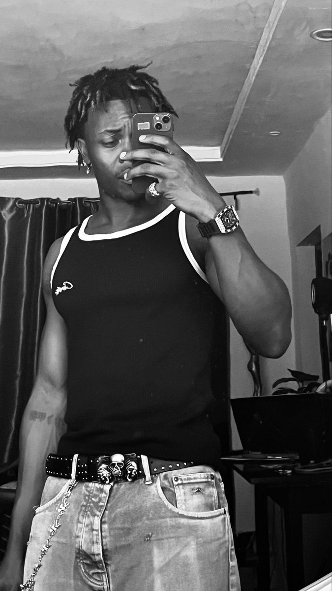 strawmahn_'s tweet photo. New Month, New Blessings ❤️ https://t.co/nU9xXAvJ6U