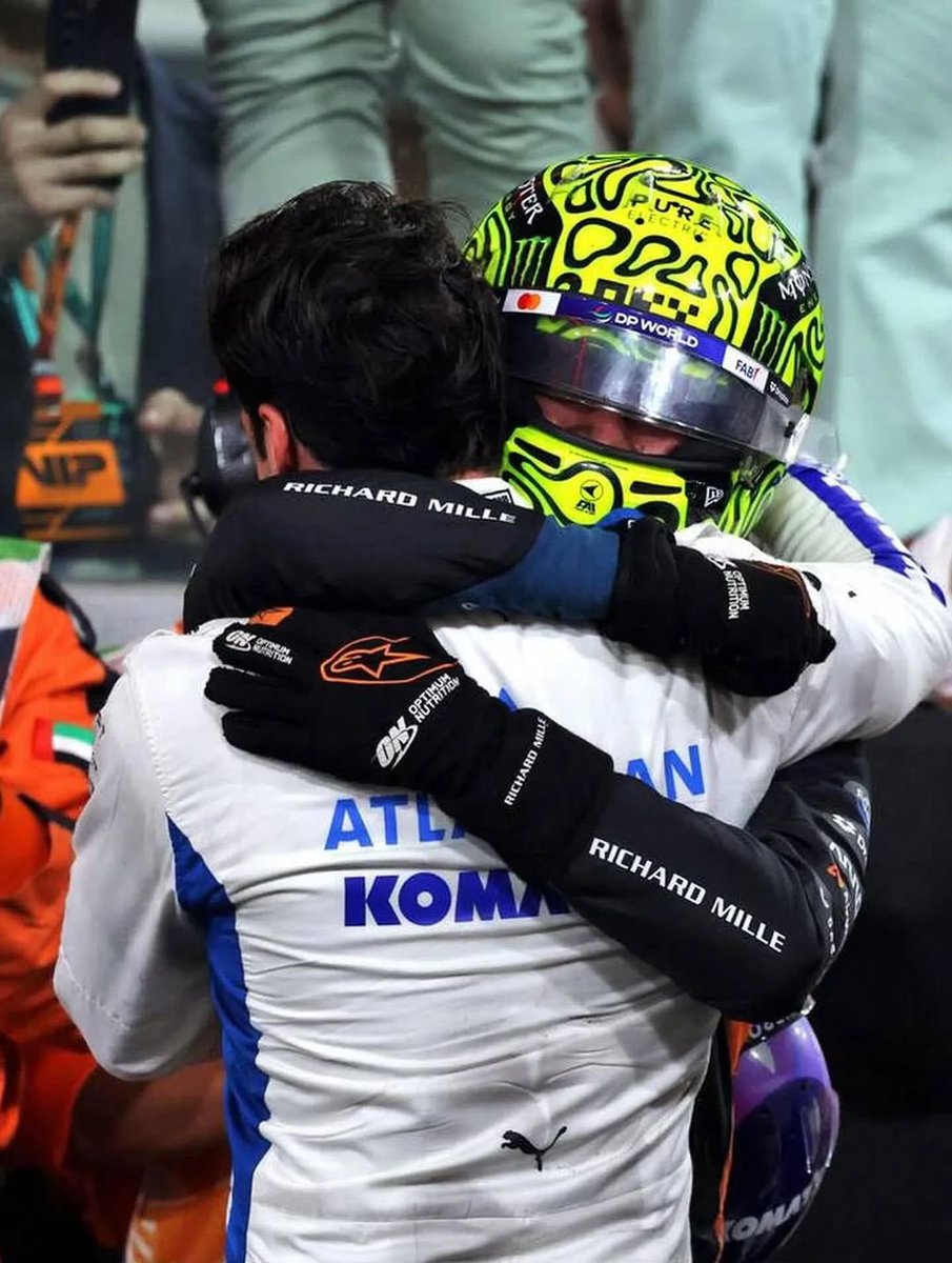 buckethatlando's tweet photo. happy birthday carlos sainz https://t.co/aHiUXqAhEj
