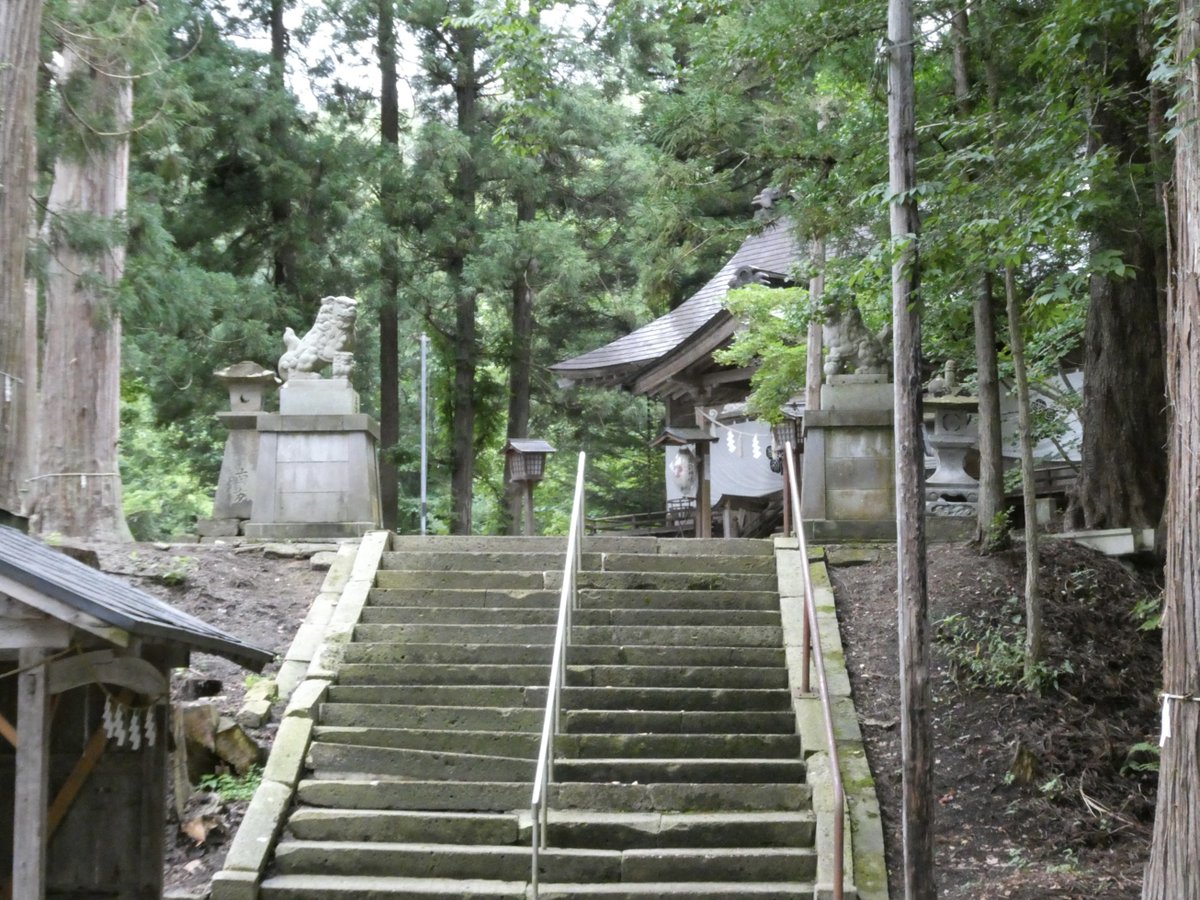 mrtakimura's tweet photo. 川西町小松の諏訪神社さんです。 https://t.co/objeHaf72R