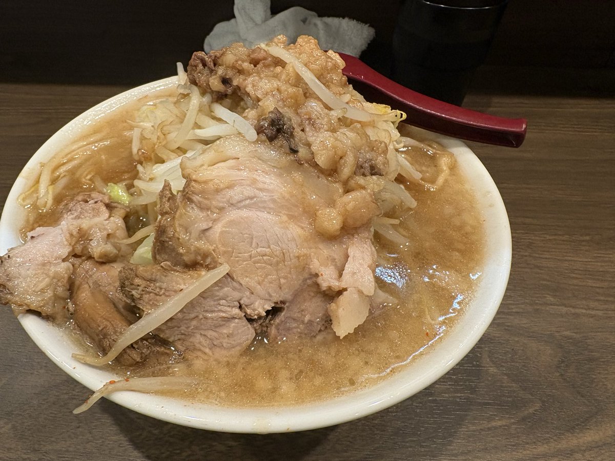 seta_complex's tweet photo. ラーメン最高　
待ちきれず豚一つ食べちゃった

伏見本店の学生時代が蘇るの最高
自転車のトレーニングにちょうどいい場所

また来よう https://t.co/PzHOkKjYuq