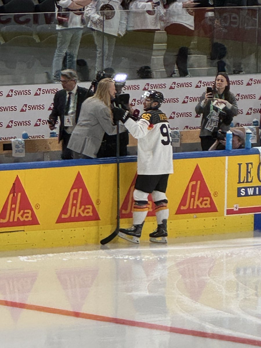 clara_3135's tweet photo. 20.05.2026 🏒 https://t.co/LhJMGuaqiK