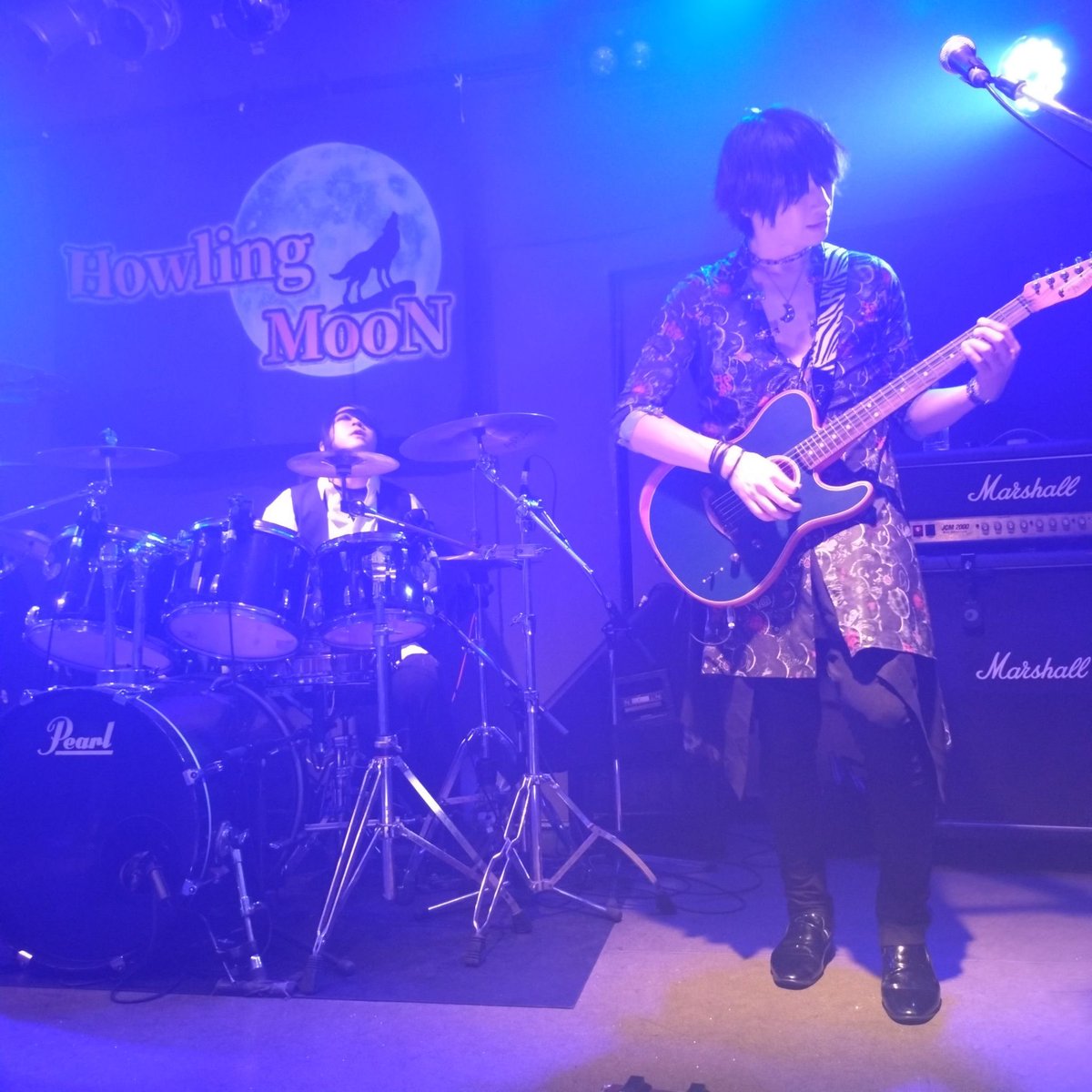 kentoplaysthe's tweet photo. いただいたお写真たち📸(みほさんより)
今回ライブ初使用のAcoustasonicが新鮮！
青×青がいいですね〜🟦 https://t.co/pfZKODJaxU