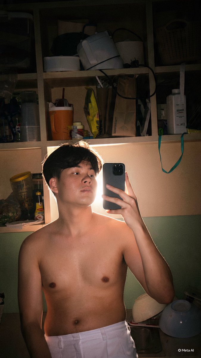 Chonlawit43's tweet photo. เลิกงาน พักได้ 🫧🚿 #สกลนคร #อุดรทำถึง https://t.co/BBlLJl2ay7