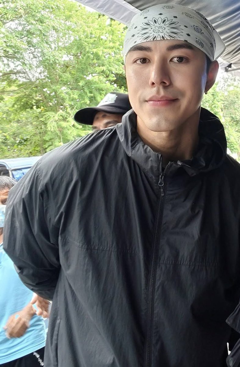 somm4fortw's tweet photo. ขอนุญาตครอปพี่เจ้าของร้าน คือพี่เขาตัดผมเพื่อไปถ่ายจริงๆ ด้วยๆ เห้ยๆๆ วันสำคัญกับคนสำคัญจริงๆ ด้วย #ตรีนายมีจริง https://t.co/rh4IvTPTBu